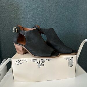 5.5W Lucky Black leather, brown leather sole Women's open toe with Block Heel